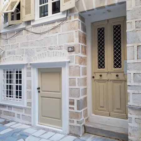 Apartment νεοκλασικό σπίτι στην καρδιά της ερμούπολης Ermoupoli