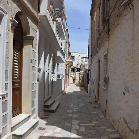 νεοκλασικό σπίτι στην καρδιά της ερμούπολης شقة