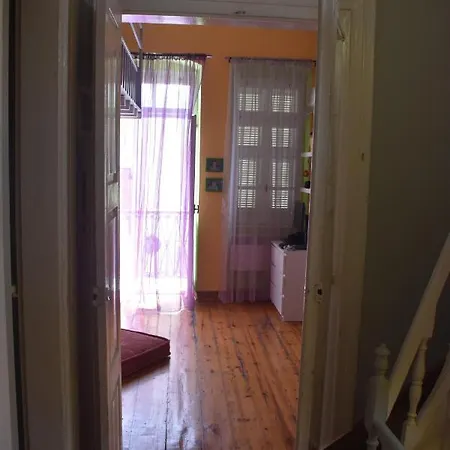 Apartamento νεοκλασικό σπίτι στην καρδιά της ερμούπολης