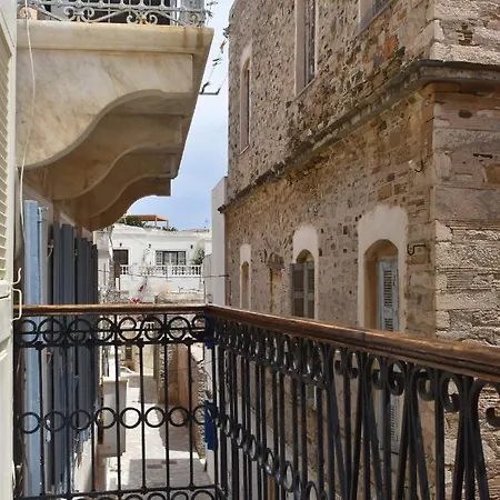 νεοκλασικό σπίτι στην καρδιά της ερμούπολης شقة إرموبولّي