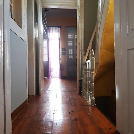 Apartamento νεοκλασικό σπίτι στην καρδιά της ερμούπολης *